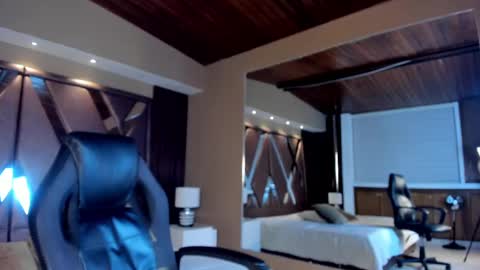 Carina online show from February 2025 11:32:02 AM