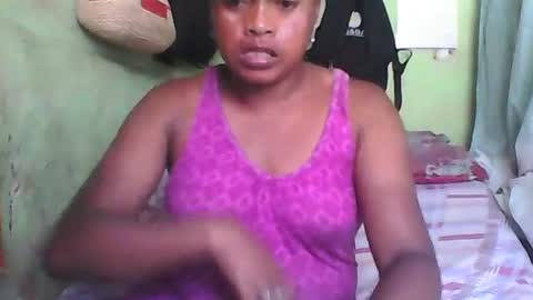Snapshot of carinesexy69 chatting on December 2024 09:24:01 AM carinesexy69 online show from December 2024 09:24:01 AM