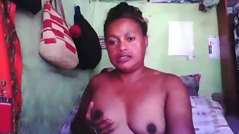 Snapshot of carinesexy69 chatting on December 2024 10:27:01 AM carinesexy69 online show from December 2024 10:27:01 AM