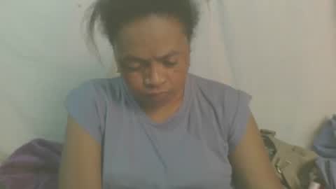 Snapshot of carinesexy69 chatting on October 2025 06:25:02 AM carinesexy69 online show from October 2025 06:25:02 AM
