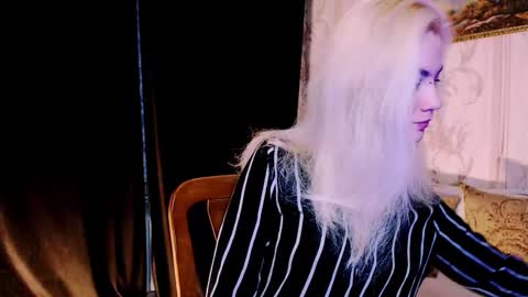 Carin online show from November 2025 04:40:02 AM