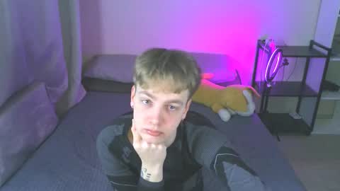 Carl online show from December 2024 07:26:02 PM