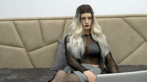 sexy online show from May 2026 09:11:02 PM