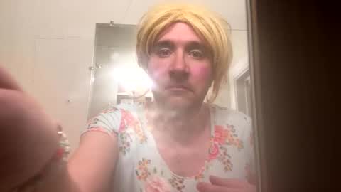 carlacee online show from November 2025 10:02:02 AM