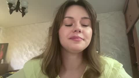 Lesly online show from April 2026 12:04:01 PM