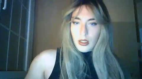 carlasucker online show from November 2025 05:28:02 PM