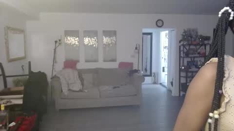 Carlie online show from November 2025 07:21:01 PM