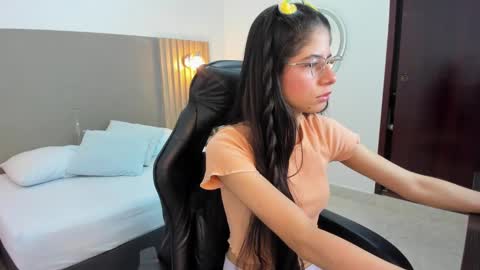 C A R L I N A online show from September 2025 12:28:01 PM