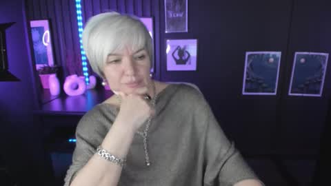 Carmen online show from October 2025 09:11:01 PM