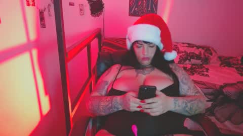 Snapshot of carmillaross chatting on December 2024 12:06:01 PM CARMILLA ROSS online show from December 2024 12:06:01 PM