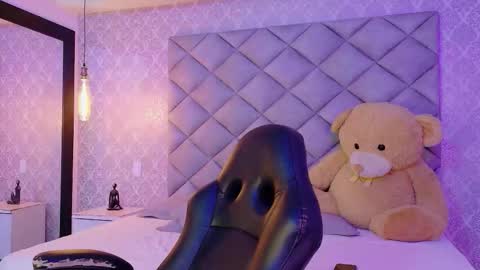 caro_adams1 online show from November 2025 11:54:02 AM