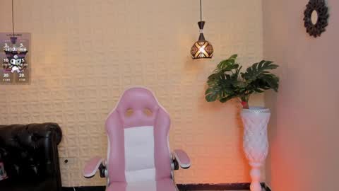 carolina online show from September 2025 02:37:02 AM