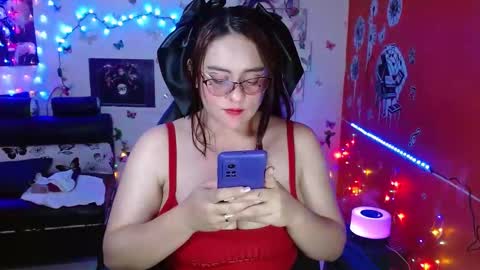 Carolina online show from February 2025 10:11:02 PM