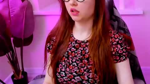 Snapshot of carol_carmen chatting on June 2026 12:24:01 AM Carol online show from June 2026 12:24:01 AM