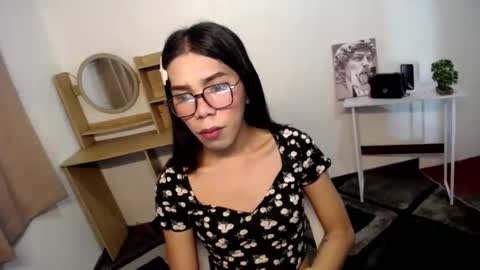 Snapshot of carol_linaxxx chatting on December 2024 03:56:02 AM Carolina online show from December 2024 03:56:02 AM