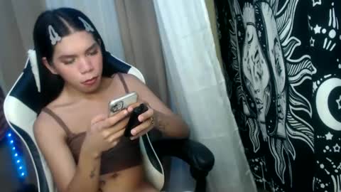 Snapshot of carol_linaxxx chatting on February 2025 06:35:01 PM Carolina online show from February 2025 06:35:01 PM