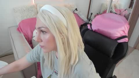 carol_may_ online show from February 2026 09:47:02 AM