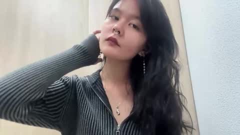 Kim online show from November 2025 01:10:02 PM