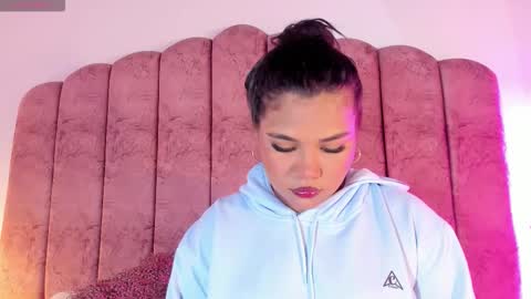 Snapshot of carolina_evannss chatting on February 2026 03:54:01 AM carolina_evannss online show from February 2026 03:54:01 AM