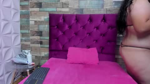 Angie Carolina online show from February 2026 07:47:02 PM