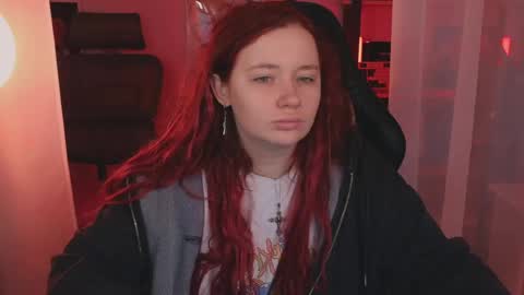 Snapshot of carolina_winter chatting on April 2026 05:27:02 AM Mira online show from April 2026 05:27:02 AM