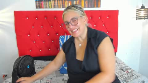 Snapshot of carolinacrus01 chatting on October 2025 04:38:02 PM Carolina online show from October 2025 04:38:02 PM