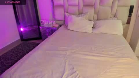 Snapshot of carolinafox_ chatting on November 2025 05:18:02 AM caroline online show from November 2025 05:18:02 AM