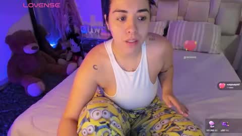 Snapshot of carolinafox_ chatting on November 2025 05:13:02 AM caroline online show from November 2025 05:13:02 AM