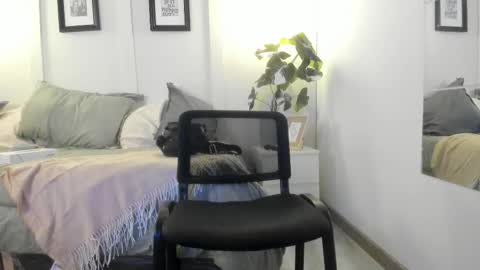  Caroline  online show from February 2026 02:09:02 PM