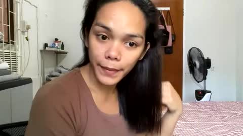 caroline_east online show from March 2026 07:36:01 AM