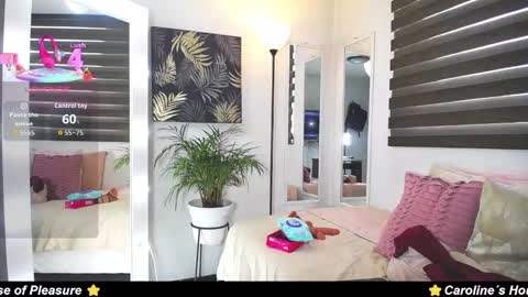 C A R O L I N E online show from October 2025 12:42:02 PM