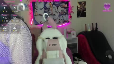 Snapshot of caroline_lenox chatting on December 2024 03:41:01 AM Caroline Lenox online show from December 2024 03:41:01 AM