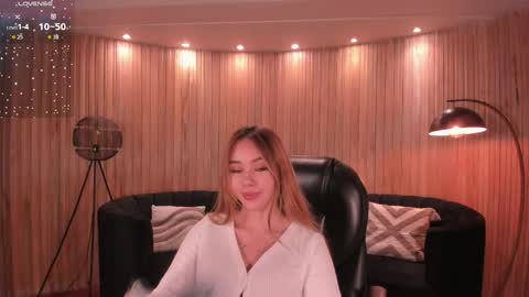 Caro online show from November 2025 11:25:01 AM