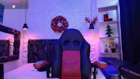 Snapshot of carolinescoth_dl chatting on December 2024 07:14:02 PM Caroline Scoth online show from December 2024 07:14:02 PM