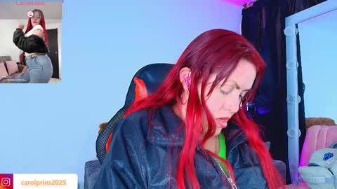 Carolinhe  online show from November 2025 08:31:01 PM