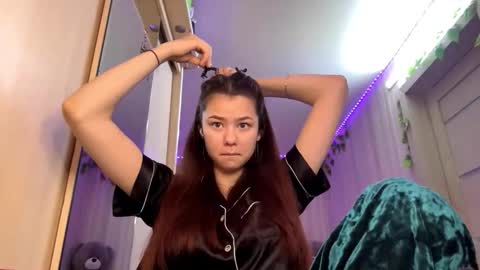 Emma online show from December 2025 06:08:02 AM