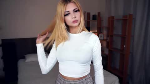 Snapshot of carolynnfernandez chatting on September 2025 07:57:01 PM Hello everyone Im Monica Its my first day Were going to have fun together online show from September 2025 07:57:01 PM