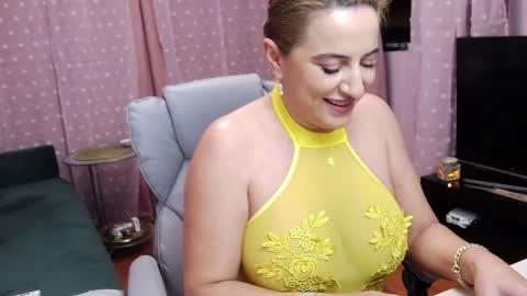 Snapshot of carrielovex chatting on December 2024 04:54:02 AM Carrie online show from December 2024 04:54:02 AM