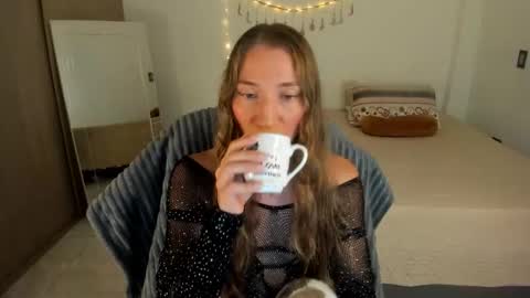 Snapshot of carriexwood chatting on October 2025 09:16:01 PM Nia  online show from October 2025 09:16:01 PM