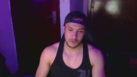 Snapshot of casas_oom chatting on January 2025 08:51:02 AM online show from January 2025 08:51:02 AM