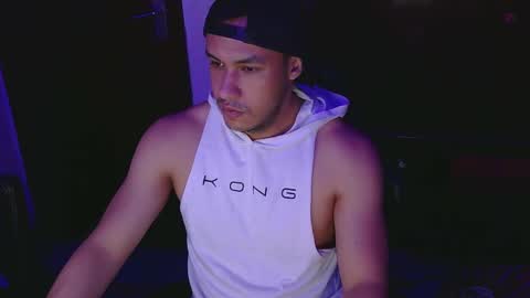 Snapshot of casas_oom chatting on February 2025 05:40:01 AM online show from February 2025 05:40:01 AM