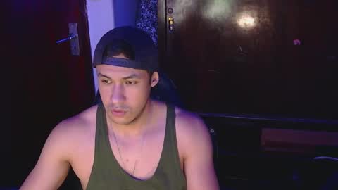 Snapshot of casas_oom chatting on March 2025 05:33:01 AM online show from March 2025 05:33:01 AM