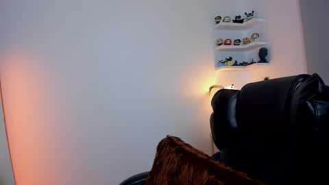 Cassie online show from November 2025 01:53:02 PM