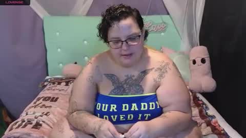 Snapshot of casserole_bbw chatting on October 2025 12:49:02 PM Casserole bbw online show from October 2025 12:49:02 PM