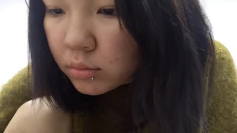 Mia online show from December 2025 12:21:02 PM