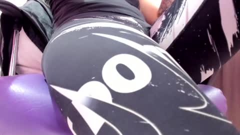 Snapshot of cassie_doll_squirt chatting on January 2025 12:29:01 PM cassie online show from January 2025 12:29:01 PM