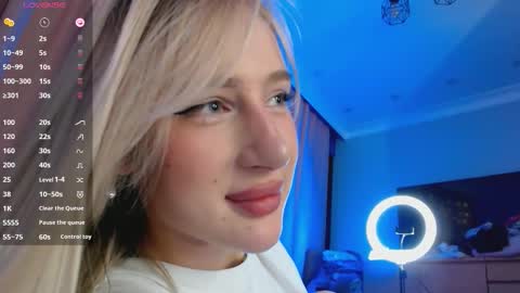 Snapshot of cassie_hunter chatting on December 2025 05:13:01 AM Cassy Hunter online show from December 2025 05:13:01 AM