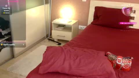 Cassie online show from September 2025 04:29:02 PM