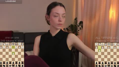  cassandra  online show from October 2025 05:13:01 PM