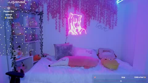 Snapshot of cat_kitty18 chatting on December 2024 06:46:02 PM Lorena Saenz online show from December 2024 06:46:02 PM